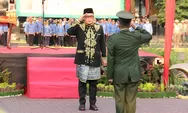 Upacara Penurunan Bendera Merah Putih Lancar, Aulia Rahman Serahkan Satyalancana Karya Satya dari Presiden 