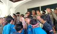 Mahasiswa Demo 'Geruduk' DPRD dan Kantor PUPR Langkat Soroti Jalinsum Berlubang