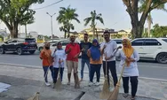 Usai Malam Tahun Baru, Jajaran Kelurahan Aur Gotong Royong Bersihkan Wilayah