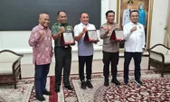 SUKSES PELAKSANAAN HPN 2023, KETUM PWI PUSAT BERIKAN PENGHARGAAN UNTUK GUBSU, KAPOLDASU DAN PANGDAM 1/BB