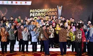 Garda Terdepan Penanganan Covid-19 di Indonesia, Holding BUMN Farmasi Raih Penghargaan PPKM Award 2023