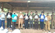 Bumdesa Hegarmukti Lestari Sebar 200 Ribu Benih Ikan di Situ Rawa Binong