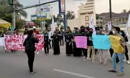 Sampaikan Kekecewaan Maysarakat Terhadap Pemprov Banten, Puluhan Mahasiswa Gelar Mimbar Bebas