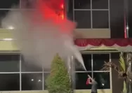 Detik-detik Gedung Ditkrimsus Polda Sumut Terbakar, Penyebab Kebakaran belum Diketahui