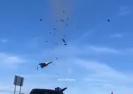 Ngeri! Detik-detik Dua Pesawat Militer Bersejarah Bertabrakan dan Meledak di Dallas Airshow