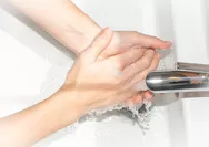 Bahaya! Meski Terlihat Bersih, Ini Akibatnya Bila Tak Cuci Tangan Sehabis dari Toilet