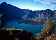Pesona Gunung Rinjani, Ikon Pariwisata Lombok Yang Menjadi Destinasi Pendakian Populer di Indonesia