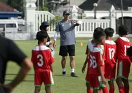 Beri Coaching Clinic, Pelatih Jeonbuk Hyundai Motors: Kami Ingin Anak-anak Tak Terpaku Gadget