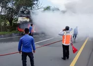 Bus Pariwisata Terbakar di Kilometer 65 Tol Tangerang-Merak