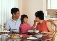 Ini Dia 4 Manfaat Jika Selalu Luangkan Waktu Untuk Makan Bersama Keluarga