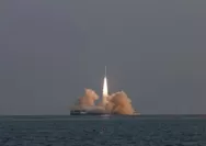 China Luncurkan Roket untuk Orbitkan 4 Satelit