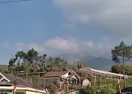 Dari Teras Masjid Ini Bisa Menikmati Keindahan Gunung Merbabu di Wisata Kopeng Salatiga