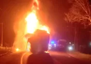 Breaking News ! Adu kontra Sepeda motor, Bus Pariwisata Membawa Rombongan Pelajar Terbakar di Jalinsum Sergai