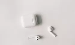 Seorang Wanita Viral Di TikTok Karena Tidak Sengaja Menelan AirPods