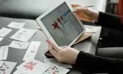 Hobi Menggambar? Yuk Coba 5 Aplikasi Menggambar Terbaik Untuk Android & iPhone