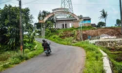 FOTO: Tanjakan Luna Maya, Tanjakan Viral di Kota Semarang