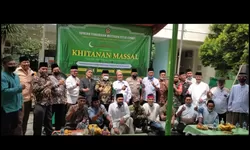 Khitanan Massal Yayasan Pendidikan Muttaqin Petir (YPMP) Kelurahan Petir, Cipondoh Tangerang, Sabtu 