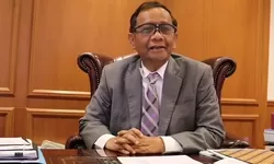 Mahfud MD saksikan siaran langsung pembacaan vonis Richard Eliezer dari ruang kerjanya