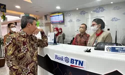 Tinjau Persiapan Outlet, Dirut Bank BNI Pastikan Layanan Operasional Terbatas Selam Libur Lebaran Be