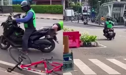 Viral! Pesepeda di Sudirman Dimaki Oknum Ojol, Diselamatkan Ojol Lain di Dukuh Atas