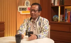 Mahfud MD Sebut Kasus Roy Suryo Tak Bisa Diputus Tanpa Bukti Keaslian Ijazah Jokowi