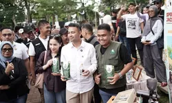 Raffi Ahmad Kunjungi Subang, Dorong Produk Ekraf Lokal Tembus Pasar Nasional