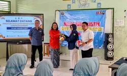 Peringati HPN 2026, PWI Rembang Tanam Pohon dan Gelar Kelas Jurnalistik di SMPN 3 Sale