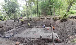 Tingkatkan Infrastruktur Desa, Pemdes Jatirejo Bangun TPT Sendang di Dusun Gempolowo
