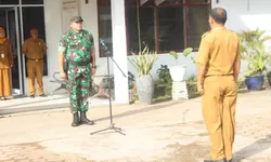 Danramil 03/Sungai Sembilan Pimpin Apel Bendera.   