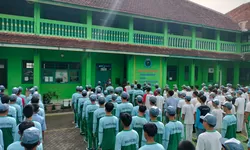 Gembleng Generasi Muda, Koramil 14/ Klego Tanamkan Disiplin dan Partriotisme di SMK Ma'arif NU Boyolali