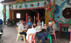Sambangi Klenteng, Sat Binmas Polres Tanjung Balai Ajak Warga Jaga Kamtibmas