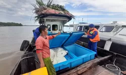 Jaga Keamanan Laut, Sat Polairud Tanjung Balai Periksa Kapal Nelayan