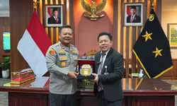 Kapolda Kaltim Terima Piagam Presisi Award