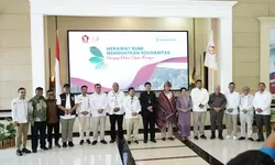 Bupati dan Wakil Bupati Batu Bara Hadiri Gerakan Penanaman Pohon di Tarutung   