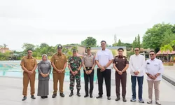 Bupati Bantaeng Uji Nurdin Buka Kembali Kolam Renang Andi Pawiloi