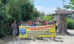 Warga Candisari Lamongan Desak Relokasi Gedung Koperasi Merah Putih .Ada apa