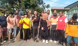 Kecamatan Tebingtinggi Kota Laksanakan Kegiatan Gotong Royong di Lingkungan V Kelurahan Rambung.