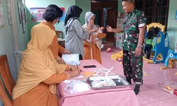 Babinsa Teras Dampingi Posyandu Balita, Wujud Nyata Dukungan TNI Ciptakan Generasi Sehat