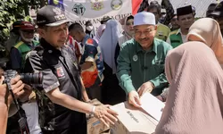 Bupati sibral malasyi Sambut GU BERNUR KELANTAN MALAYSIA Bawa Harapan bagi Korban Banjir Bandang di Pidie jaya
