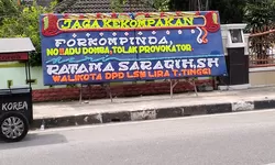 Ratama Saragih, SH dari DPD LSM LIRA Pasang Papan Bunga di DPRD Tebing Tinggi, Tegaskan Penolakan Provokator dan Adu Domba