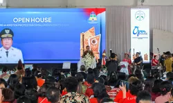 Wali Kota Pematangsiantar menghadiri acara Open House Partonggoan Bona Tahun 2026 Kantor Sinode GKPS.