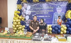 Hangatnya Kebersamaan, Kapolres Beri Ucapan Selamat Hari Ulang Tahun Kajari Tanjung Balai