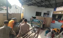 Peringati Isra’ Mi’raj, Personel Polres Tanjung Balai Gelar Aksi Bersih-Bersih Musholla