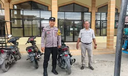 Cegah Curanmor di Lingkungan Masjid, Personel Polsek STR Gelar Pengamanan Sholat Zuhur