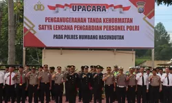 11 Personel Terima Satya Lencana, Kapolres Humbahas Pimpin Upacara Penganugerahan