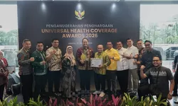 Komitmen Jamin Kesehatan Masyarakat, Bupati Batu Bara Raih Penghargaan UHC Pratama   