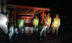 Babinsa dan Warga Klewor Perkuat Siskamling, Ciptakan Kamtibmas Kondusif
