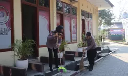 Polres langkat Lakukan Giat Kurve Rutin Dilingkungan Mako Pelaksanaan Instruksi Presiden