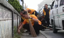 Wujud Kepedulian Lingkungan, Polres Humbahas Laksanakan Aksi Bersih Seputaran Kota Doloksanggul