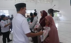 Pesan Wali Kota Tanjungbalai Saat Distribusikan Zakat dan Pemberian BPJS Ketenagakerjaan